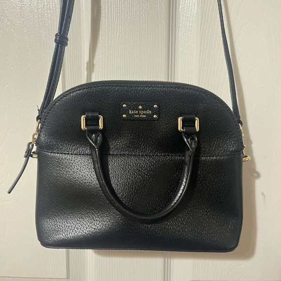 kate spade Handbags - Kate Spade Grove Street Carli Satchel in black pebbled leather